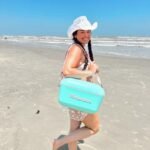 Polarbox® Pop Cooler box - Cyan with Baby Rose Leather Strap - 20L - Image 6